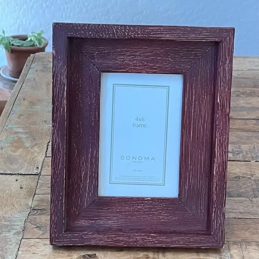 Sonoma Lifestyle Distressed Red Wood Picture Frame 4 x 6 in Rustic